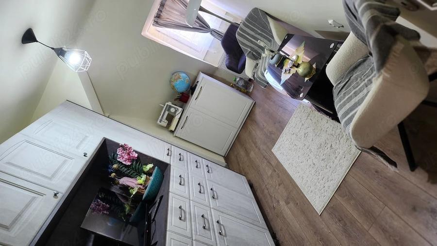 Apartament cu 3 camere decomandat în Central
