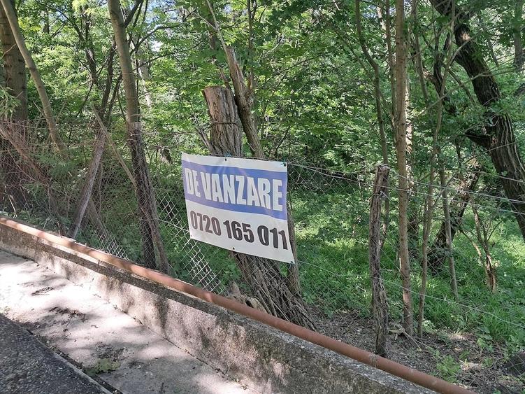 Teren de 917 mp, în Cornu