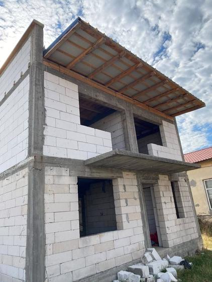 Casă cu 4 camere în Central