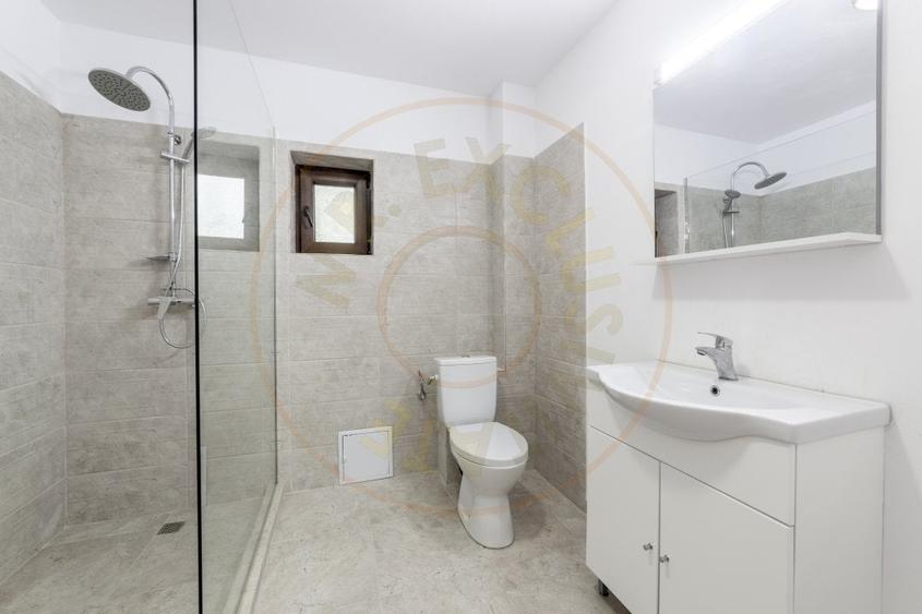 Casă cu 6 camere cu Teren 640 Mp în Exterior Sud