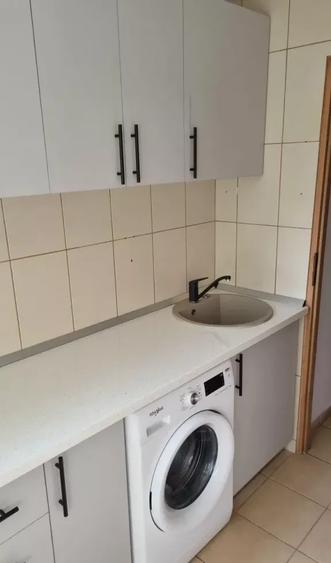 Apartament cu 2 camere decomandat, mobilat în Titan