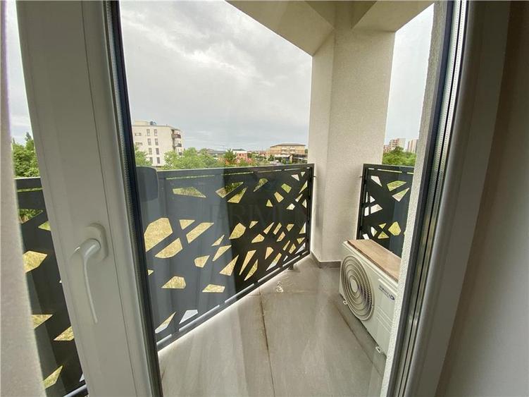 Apartament cu 2 camere semidecomandat, mobilat în Aradului