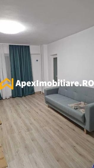 Apartament cu 3 camere decomandat, mobilat în Păcii