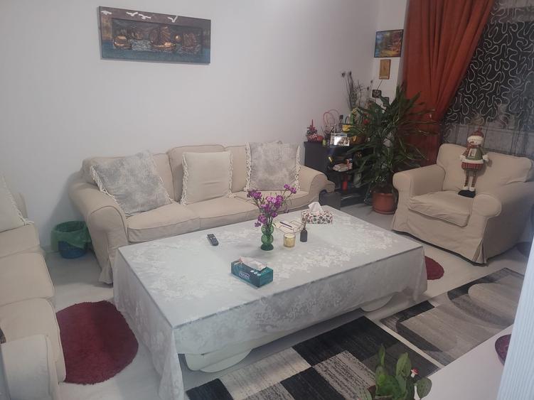 Apartament cu 3 camere decomandat în Lacul Tei