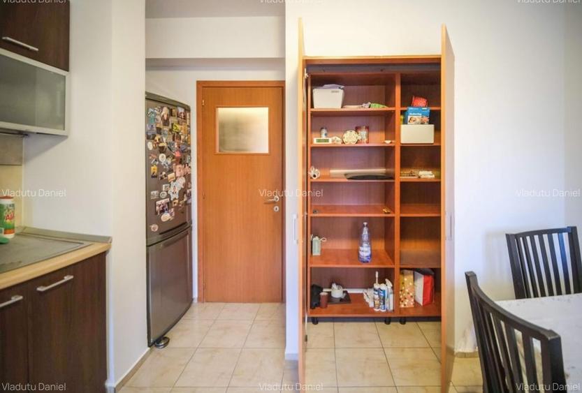 Apartament cu 3 camere decomandat, mobilat în Drumul Taberei