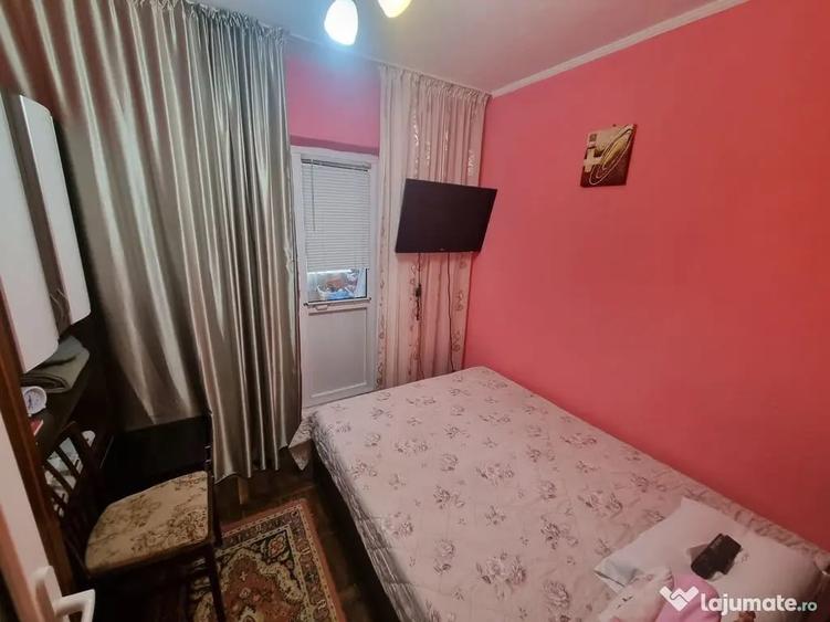 Apartament cu 4 camere decomandat în Poarta 6