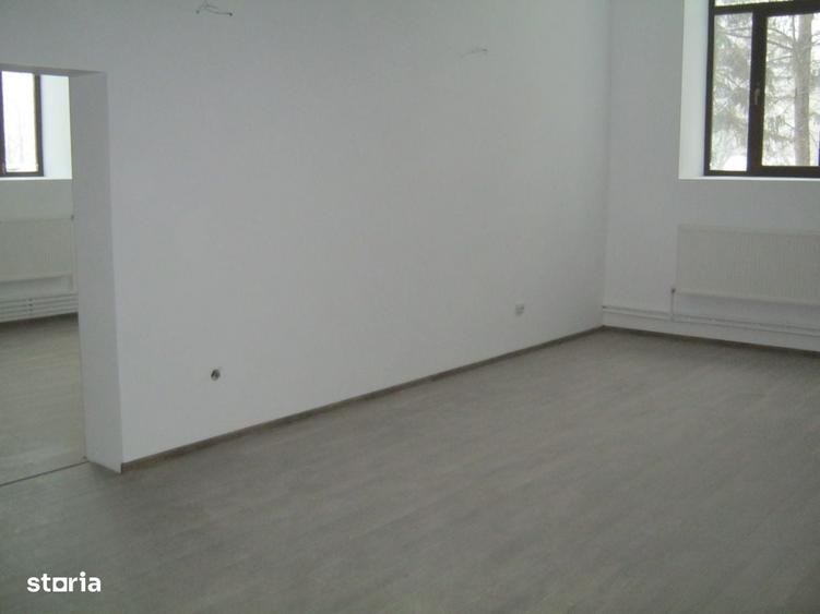 Spațiu comercial, de 450 mp, în Central