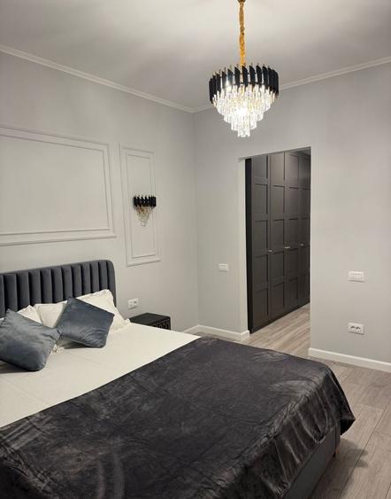 Apartament cu 2 camere decomandat, mobilat în Universitate