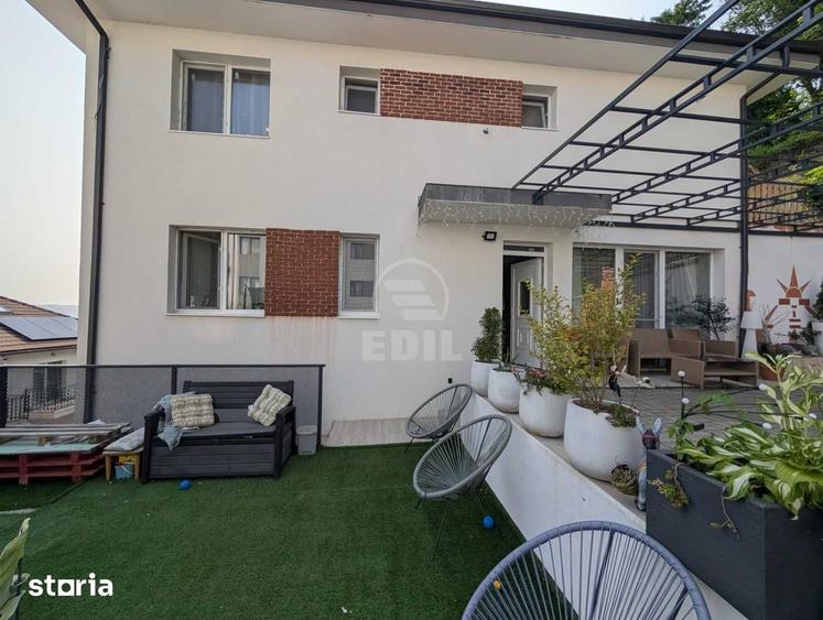 Casă cu 6 camere cu Teren 252 Mp în Florești