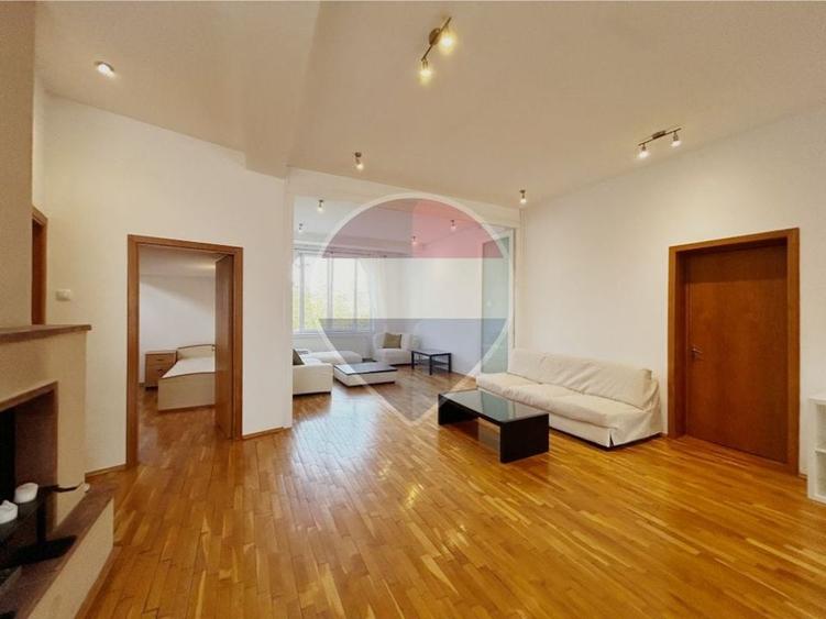 Apartament cu 3 camere semidecomandat, mobilat în Primăverii