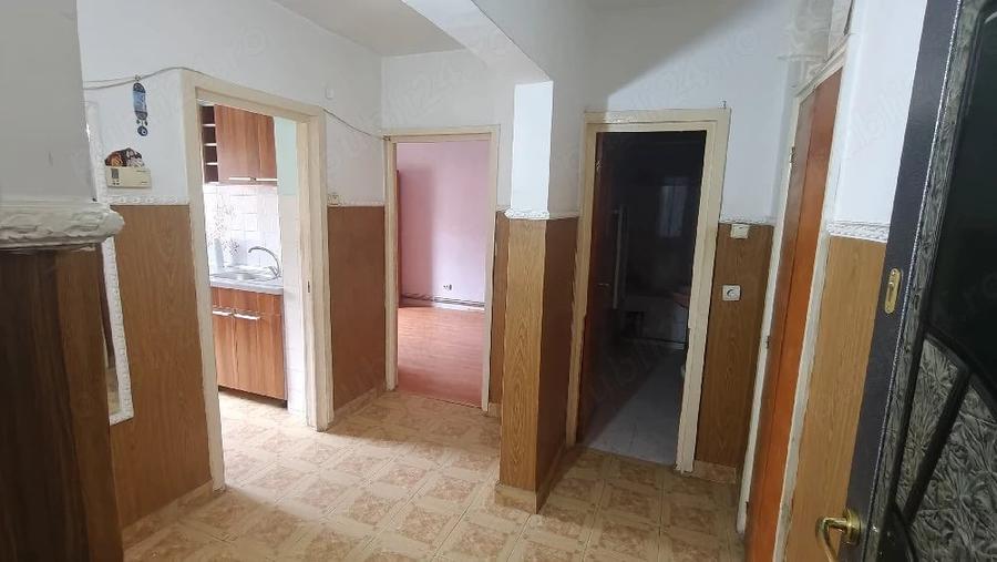 Apartament cu 2 camere decomandat în Răcădău