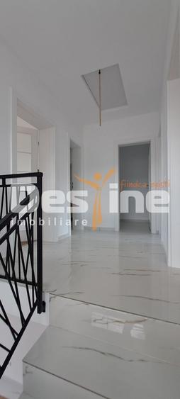 Casă individuală cu 4 camere cu Canalizare în Valea Adâncă