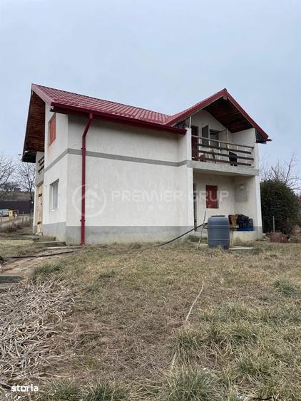 Casă cu 4 camere cu Canalizare în Tomești