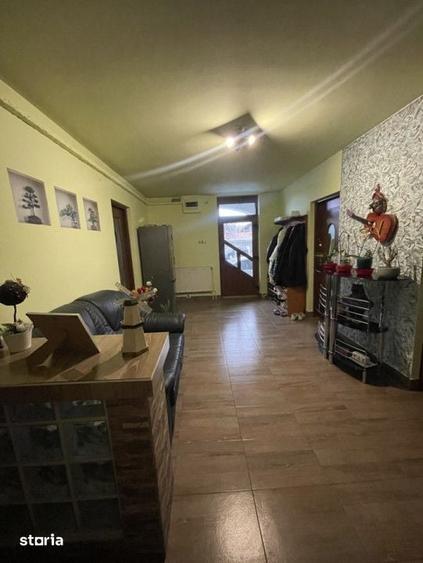 Casă cu 5 camere cu Teren 499 Mp în Bulgaria