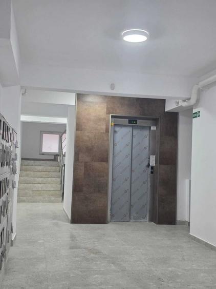 Apartament cu 2 camere decomandat în Roșu