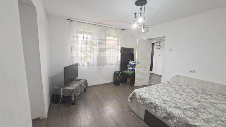 Casă individuală cu 2 camere cu Teren 1746 Mp în Rătești