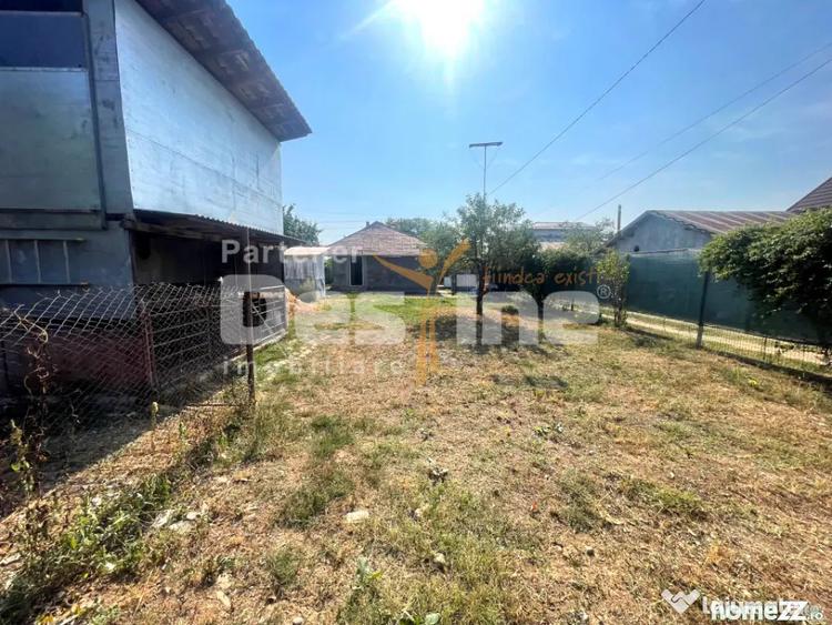Casă cu 4 camere cu Teren 550 Mp în Păulești