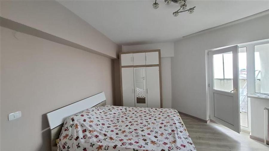 Apartament cu 2 camere decomandat, mobilat în Ultracentral