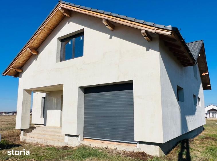 Casă cu 5 camere cu Teren 743 Mp în Oșorhei