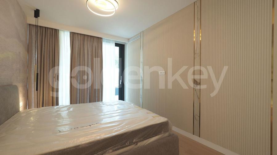 Apartament cu 4 camere semidecomandat, mobilat în Aviatorilor