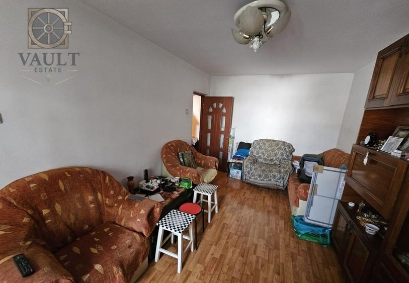 Apartament cu 3 camere decomandat în Dristor