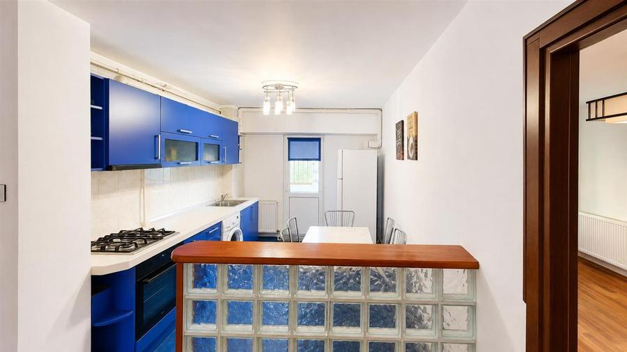 Apartament cu 3 camere decomandat în Scriitorilor