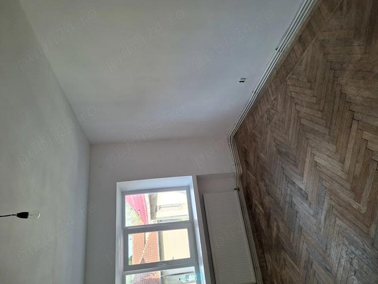 Apartament cu 3 camere decomandat în Exterior Vest