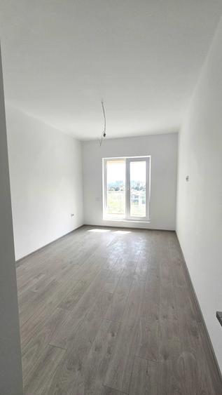 Apartament cu 2 camere decomandat în Lacul Morii
