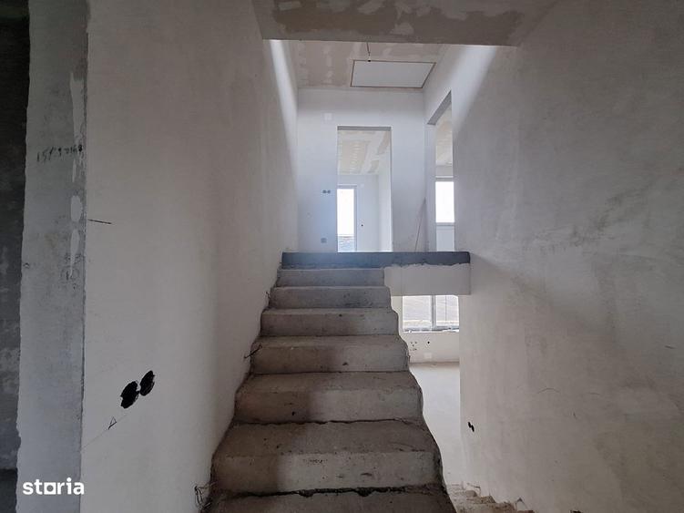 Casă cu 5 camere cu Teren 180 Mp în Apahida