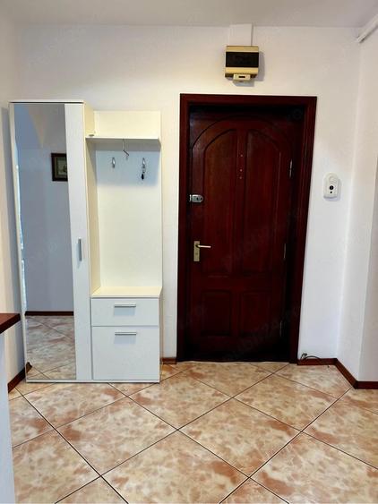 Apartament cu 3 camere decomandat în Calea Romanului