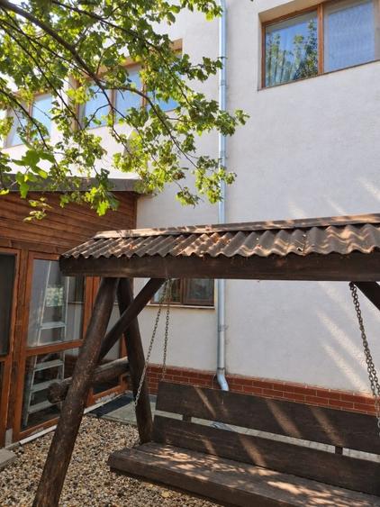 Casă individuală cu 4 camere cu Teren 186 Mp în 1 Decembrie