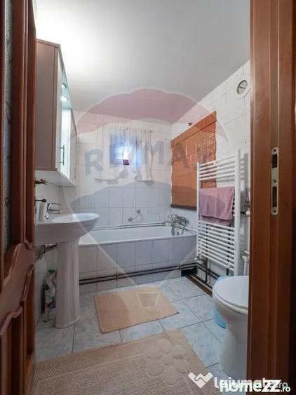 Casă cu 5 camere cu Teren 735 Mp în Sucevița