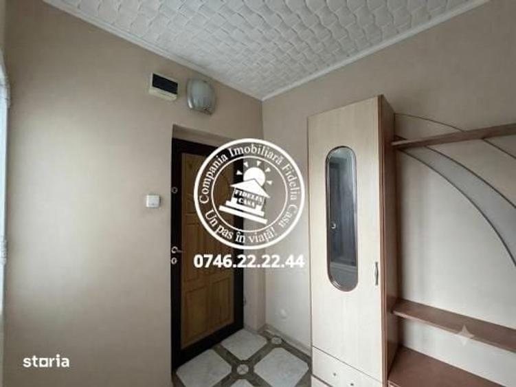 Apartament cu 4 camere decomandat în Nicolina
