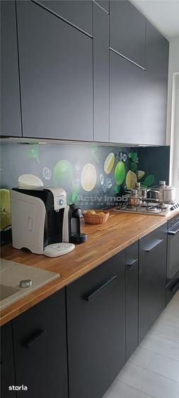 Apartament cu 3 camere semidecomandat, mobilat în 1 Mai