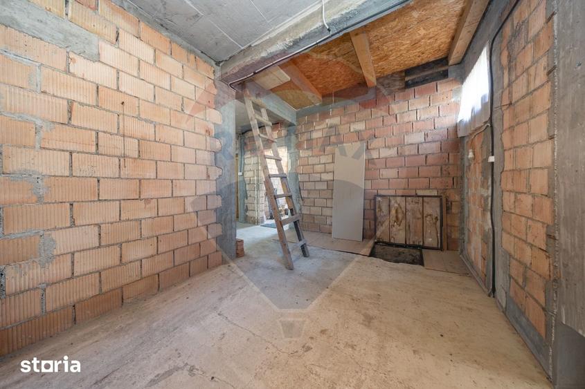 Casă cu 4 camere cu Teren 600 Mp în Cristian