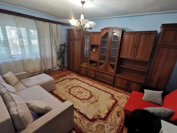 Apartament cu 2 camere decomandat în Târgu Cucu