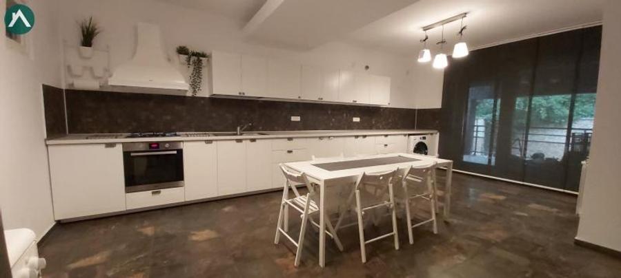 Duplex cu 6 camere cu Teren 400 Mp în Central