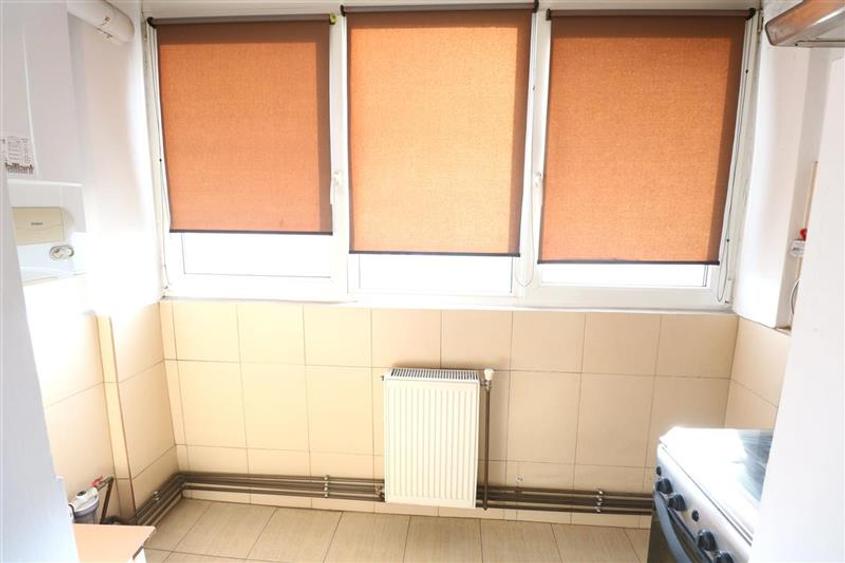 Apartament cu 2 camere decomandat în Complex Studențesc