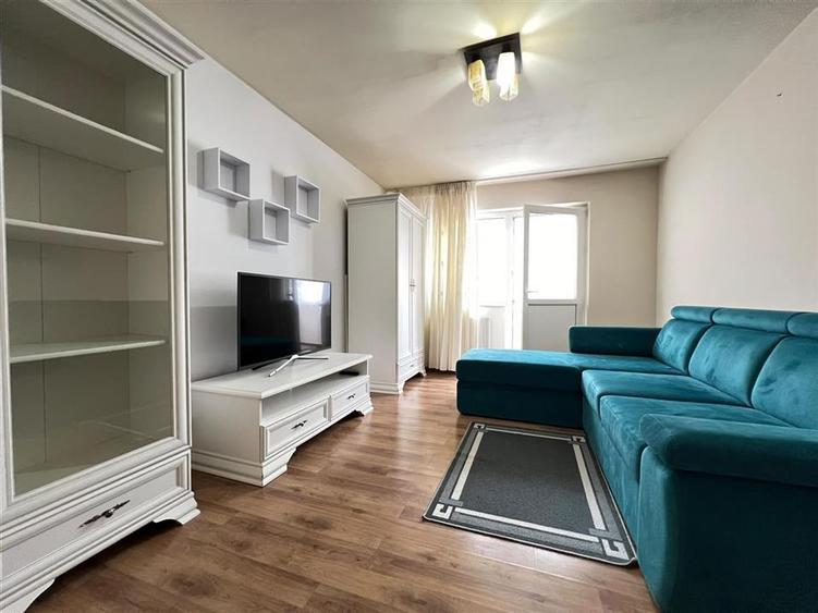 Apartament cu 3 camere decomandat, mobilat în Astra