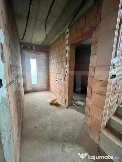 Casă cu 4 camere cu Teren 1000 Mp în Central
