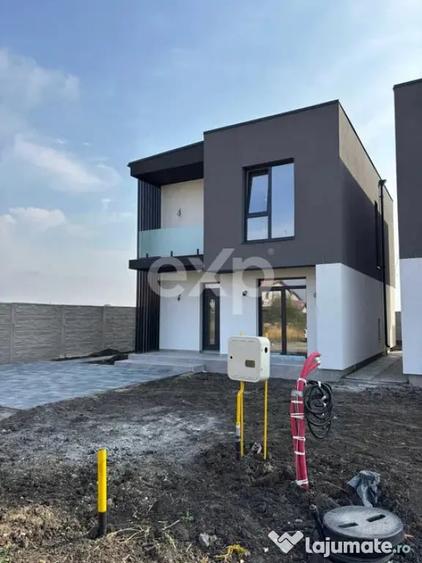 Casă cu 5 camere cu Teren 300 Mp în Săcălaz