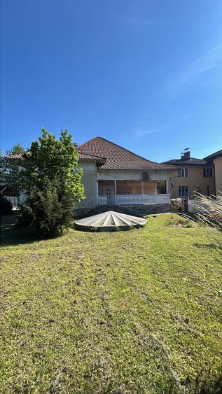 Casă cu 4 camere în Vama