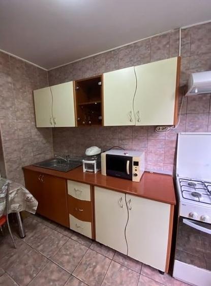 Apartament cu 2 camere decomandat, mobilat în Drumul Taberei