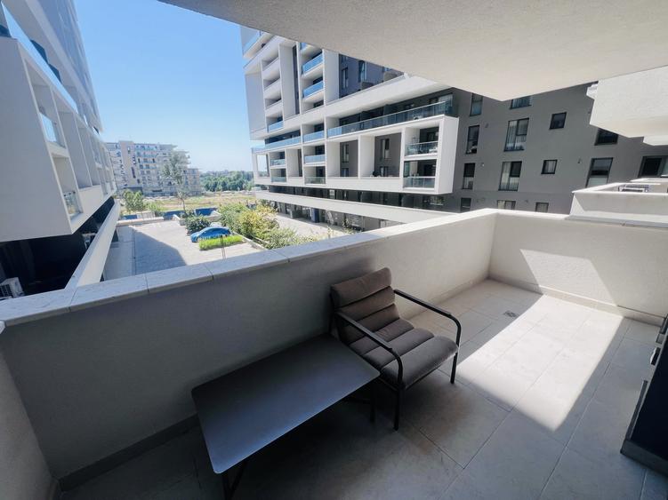 Apartament cu 2 camere semidecomandat, mobilat în Pipera