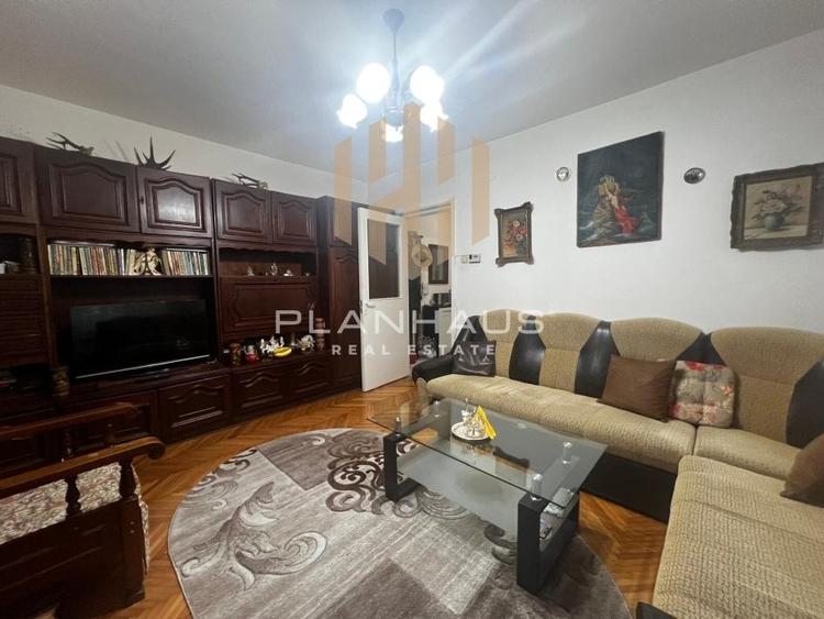 Apartament cu 4 camere decomandat, mobilat în Săsar