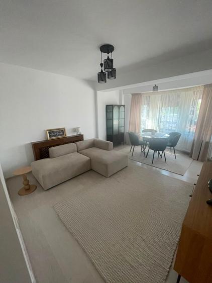 Apartament cu 2 camere semidecomandat în Aeroport