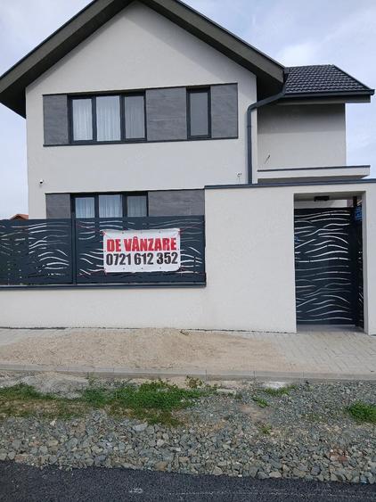 Casă cu 4 camere cu Teren 700 Mp în Giarmata