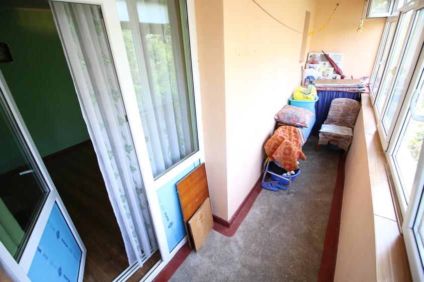 Apartament cu 3 camere semidecomandat în Micro 16