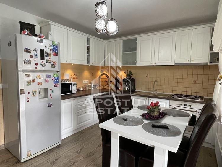 Casă cu 5 camere cu Teren 612 Mp în Urseni