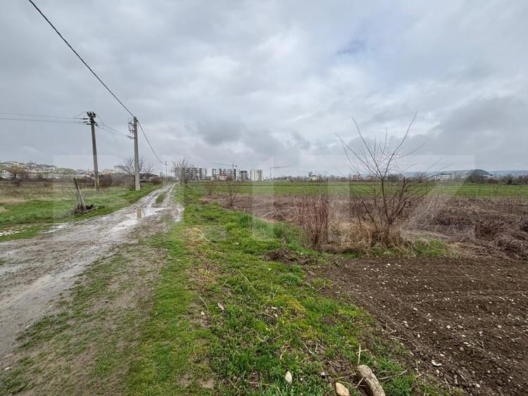 Teren Construcții extravilan de 2000 mp, în Micro 11